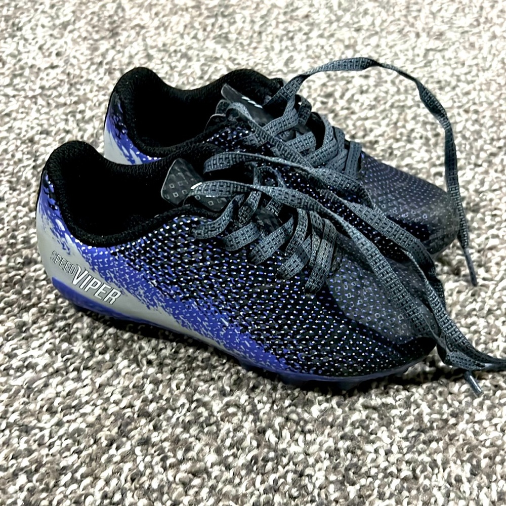 Gently used viper DSG cleats Toddler size 9